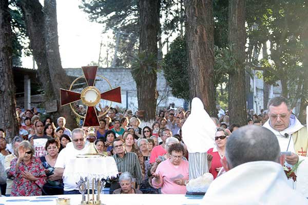 Festa de Deus Pai e Missa de cura