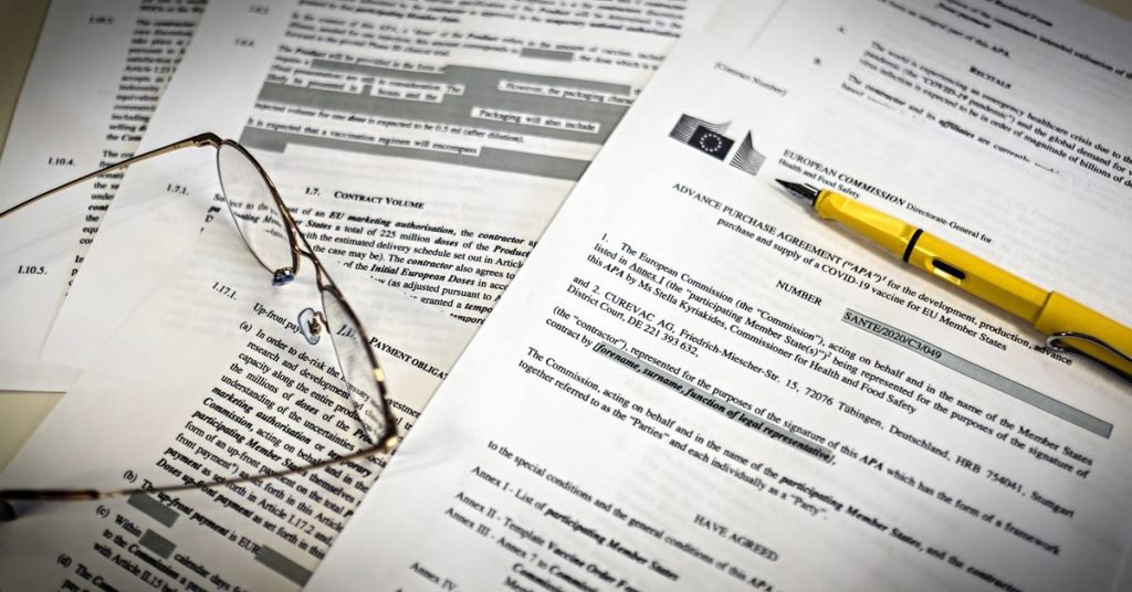 OS CONTRATOS SECRETOS