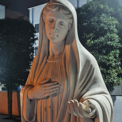 Novena em honra a Nossa Senhora Rainha da Paz