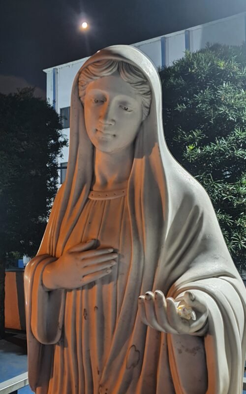 Novena em honra a Nossa Senhora Rainha da Paz