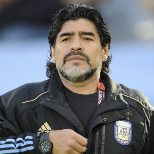 DESCANSE EM PAZ, DIEGO MARADONA,  POBRE HERÓI DE NOSSOS TEMPOS