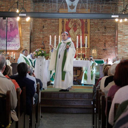 Pe Eugenio Maria na Igreja de Deus Pai