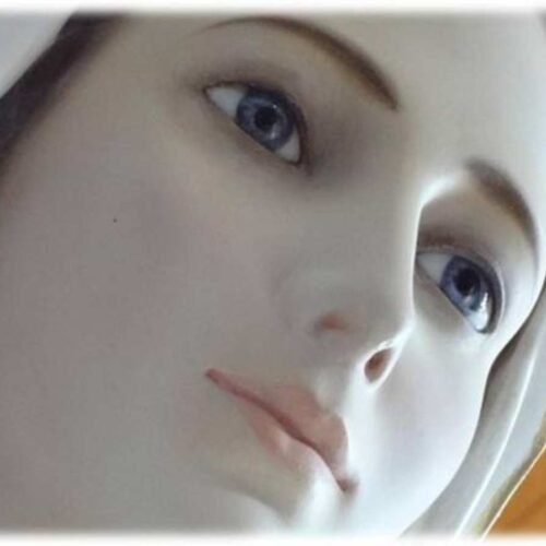 Imagem do rosto de Nossa Senhora Rainha da Paz