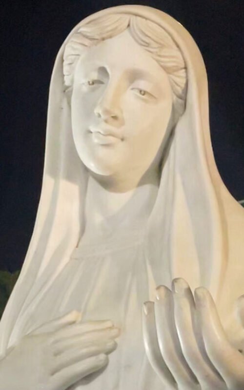 Novena em honra a Nossa Senhora Rainha da Paz