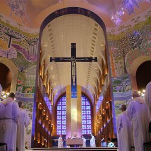O SILÊNCIO DA IGREJA CATÓLICA.