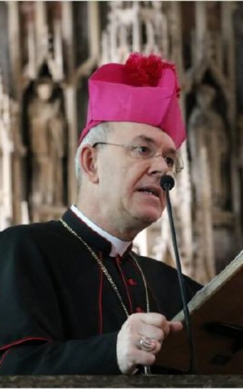 Bispo Athanasius Schneider sobre vacinas contaminadas pelo aborto e a cultura da morte.