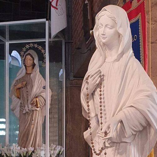 Novena em honra a Nossa Senhora Rainha da Paz